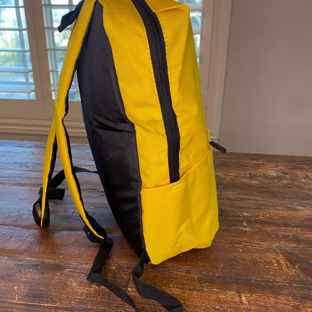 Small & Simple Very Lightweight Backpack Bag for Student & Commuter - Picture 5 of 10